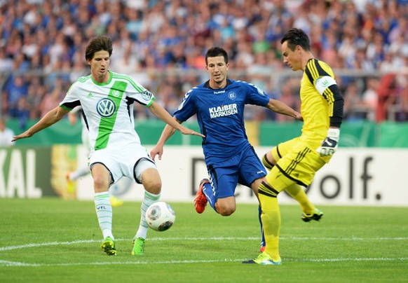 Ein seltenes Bild: 2013 darf Timm Klose nur selten für Wolfsburg ran.