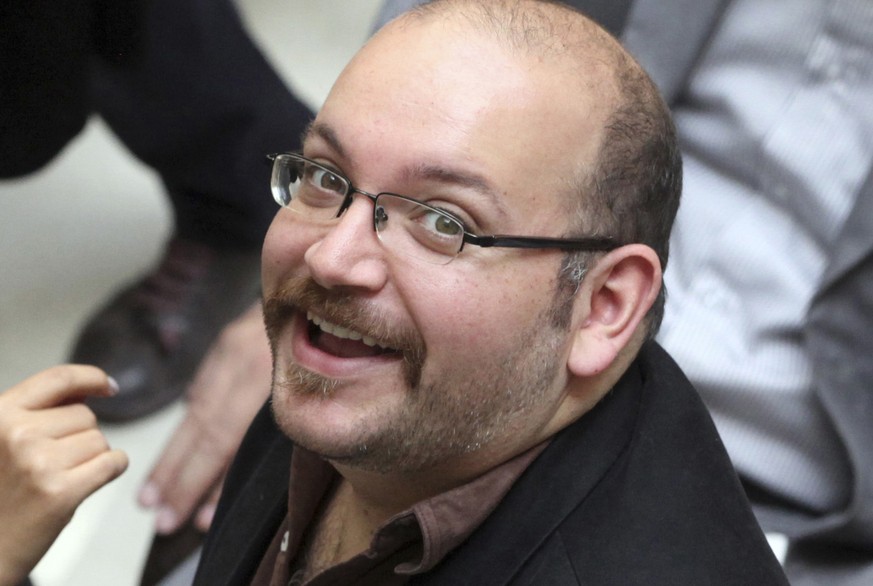 Teheran hat im Rahmen eines Gefangenenaustauschs vier Personen mit iranisch-amerikanischer Doppelstaatsbürgerschaft aus der Haft entlassen: Darunter der Korrespondent der «Washington Post», Jason Reza ...