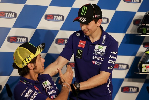 Rossi mit Teamkollege Jorge Lorenzo: Der Italiener hat den Spanier abgehängt.