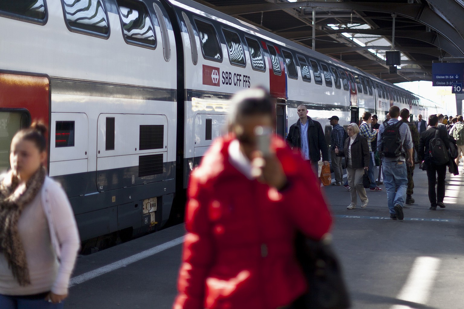 Pendlerinnen am Zürcher Hauptbahnhof.