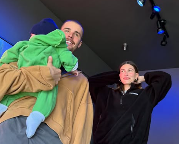 Nachrichten Linkding Justin Bieber mit seiner Frau Hailey und Sohn Jack Blues.