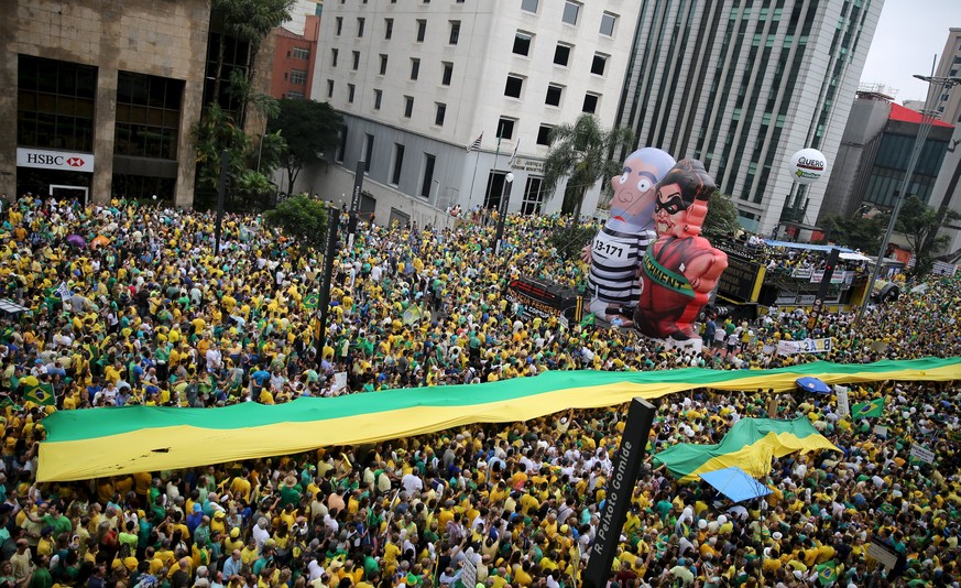 Demonstration in Sao Paulo gegen die amtierende Präsidentin Dilma Rousseff und den ehemaligen Präsidenten Lula da Silva.