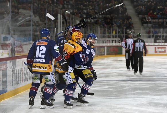 Mathieu Tschantré kämpft sich trotz Durchfalls durch die Partie und darf mit seinen Teamkollegen feiern.