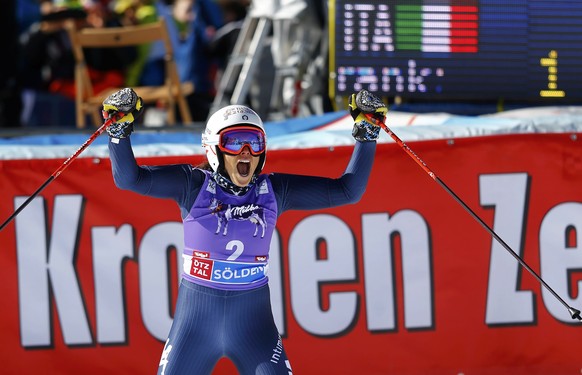 Federica Brignone jubelt über ihren ersten Weltcup-Sieg.
