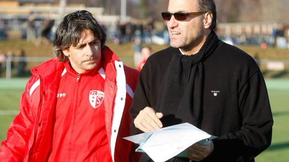 Maurizio Jacobacci, gauche, le nouvel entraineur du FC Sion et Charly Roessli, le manager de la premiere equipe du FC Sion lors de la rencontre amicale entre le FC Sion et le FC Servette ce dimanche 1 ...