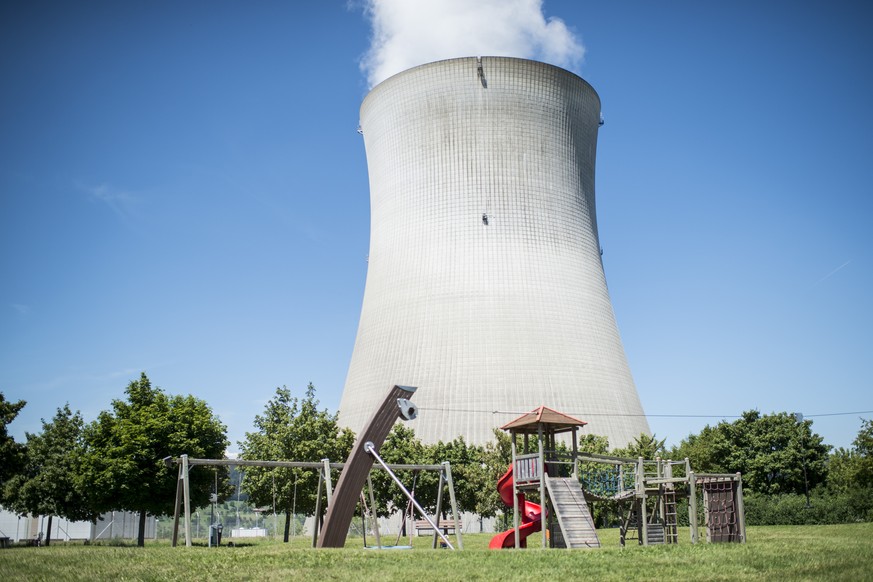 ZUR EIDGENOESSISCHEN ABSTIMMUNG UEBER DIE VOLKSINITIATIVE &quot;FUER DEN GEORDNETEN AUSSTIEG AUS DER ATOMENERGIE (ATOMAUSSTIEGSINITIATIVE)&quot; VOM SONNTAG, 27. NOVEMBER 2016, STELLEN WIR IHNEN FOLGE ...