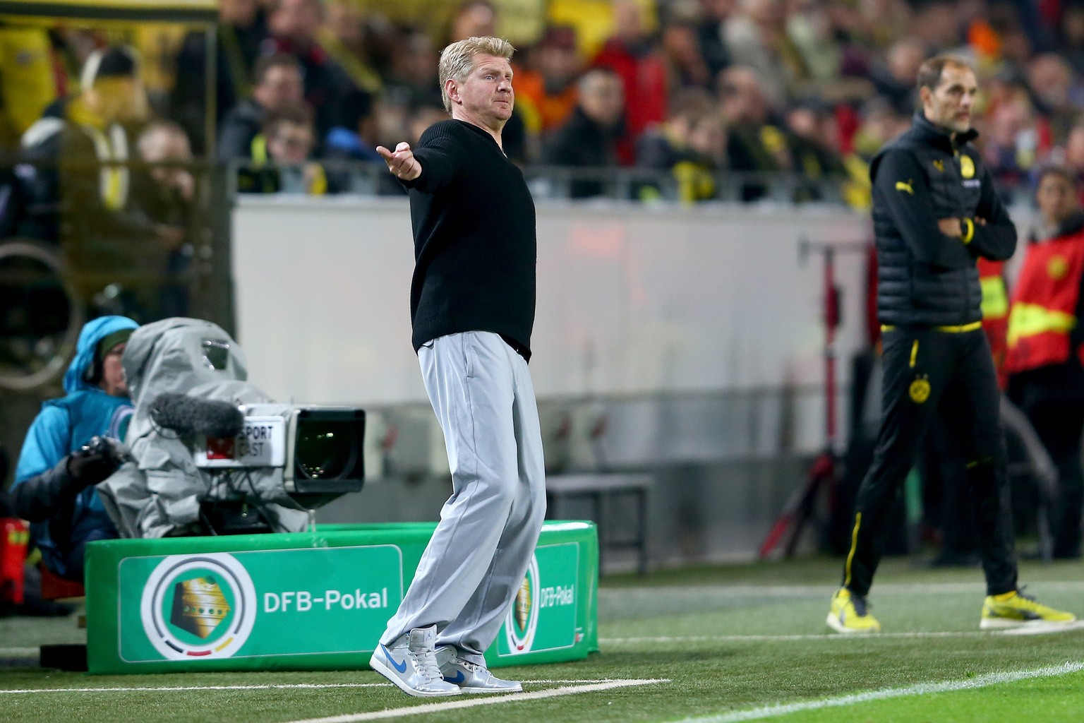 Effenberg muss in Dortmund seine erste Niederlage mit Paderborn einstecken.&nbsp;