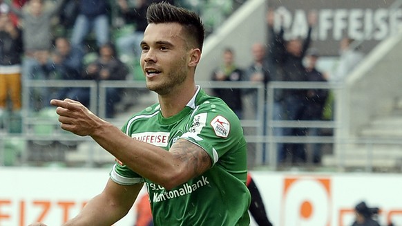 Der St. Galler Matchwinner Goran Karanovic mit 4 Toren jubelt beim Fussball Meisterschaftsspiel der Super League zwischen dem FC St. Gallen und dem FC Aarau in St. Gallen am Montag, 25. Mai 2015. (KEY ...