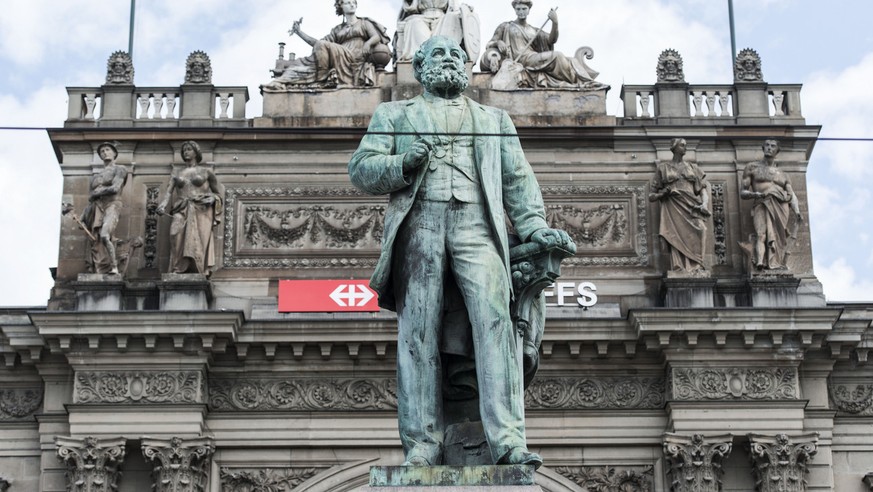 Bronze sculpture of Zurich politician and entrepreneur Alfred Escher (1819-1882) from Swiss sculptor Richard Kissling at the Zurich main station, in Zurich, Switzerland, on June 20, 2014. (KEYSTONE/Ch ...