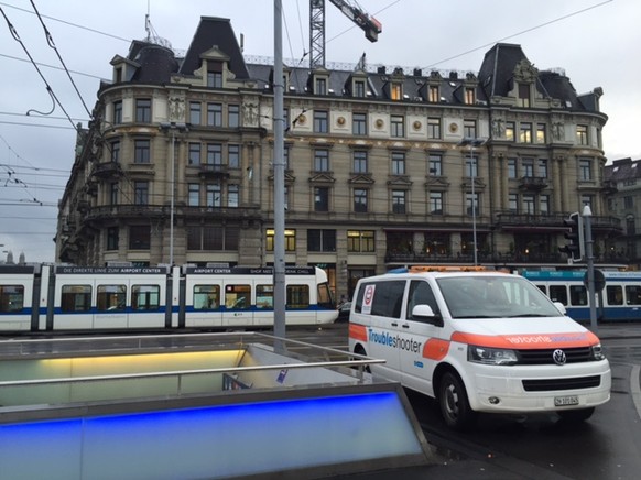 Die Trams um den Hauptbahnhof stehen still.