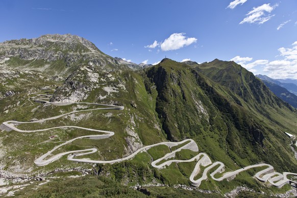 Via Tremola, the old serpentine mountain pass road to the Gotthard mountain pass, near Airolo, Switzerland, pictured on August 10, 2012. (KEYSTONE/Gaetan Bally)