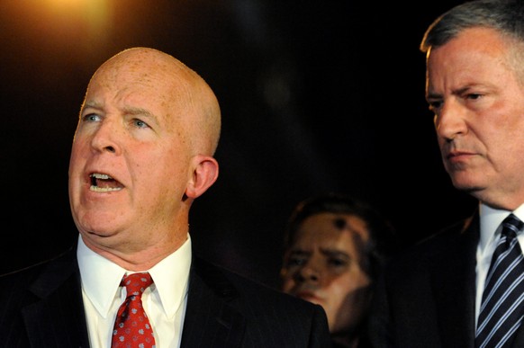 New York Police Department Commissioner James O&#039;Neill (L) and New York City Mayor Bill de Blasio take part in a press conference near the site of an explosion in the Chelsea neighborhood of Manha ...