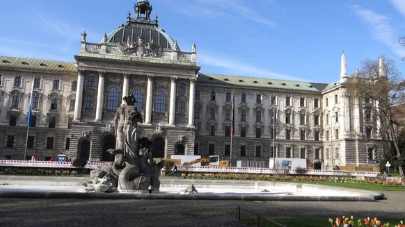 Eine Hebamme wurde vor dem Landgericht München I schuldig gesprochen.