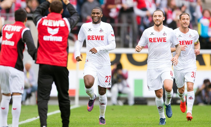 epa05586595 Koeln&#039;s Anthony Modeste (C) celebrates with his teammates Marco Hoeger (2-R) and Matthias Lehmann (R) after scoring the 1-0 lead during the German Bundesliga soccer match between FC K ...