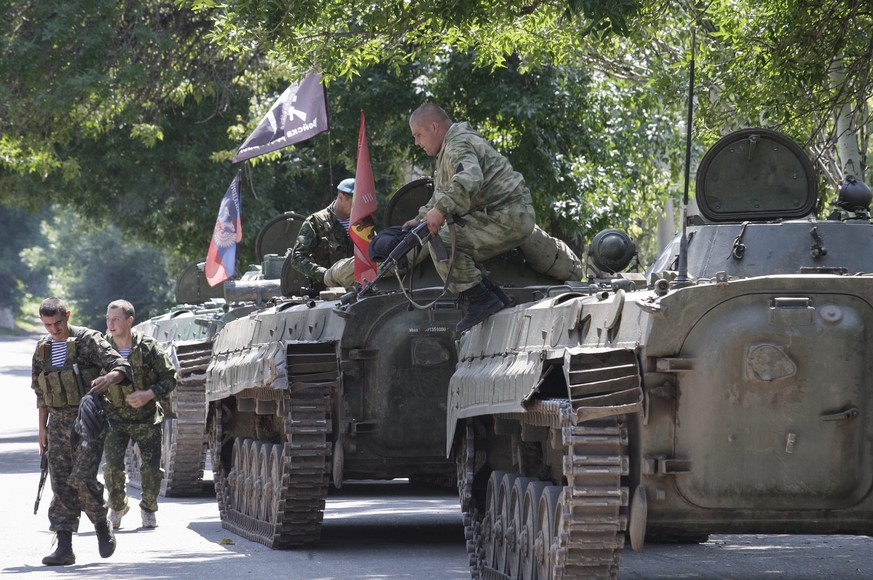 Kämpfer der von Russland unterstützten Separatisten nahe der Stadt Donezk.