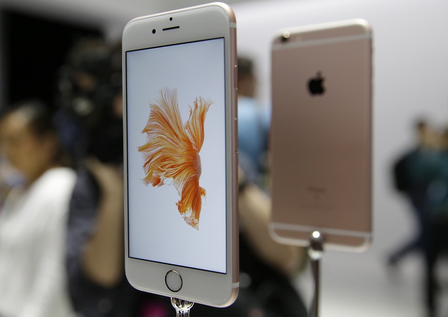 Das iPhone 6S Plus und das kleinere 6S gibt's auch in Roségold (Pink Metallic).
