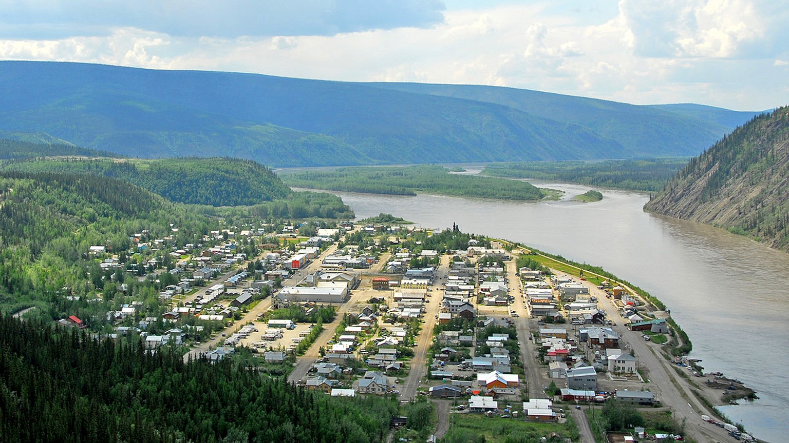 Umgeben von Wald am Ufer des Yukon: Dawson City heute.