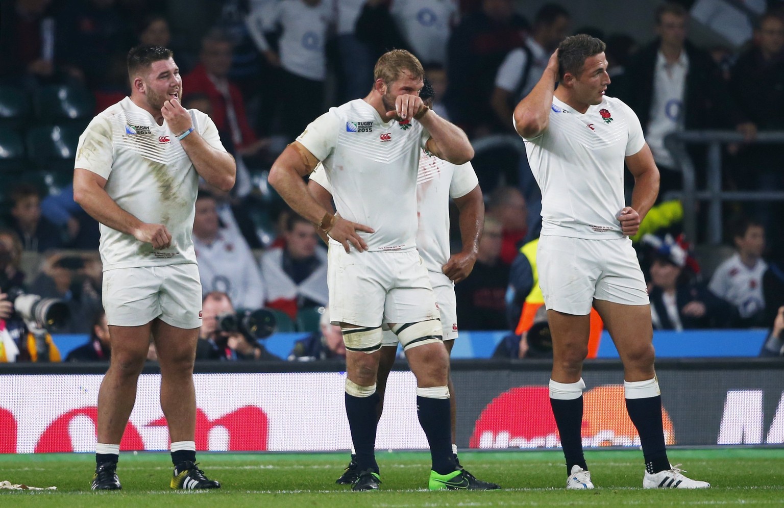 Zuerst die Fussballer, dann das Cricket-Team und jetzt die Rugby-Mannschaft – England scheitert erneut an einer Heim-WM in der Vorrunde.&nbsp;