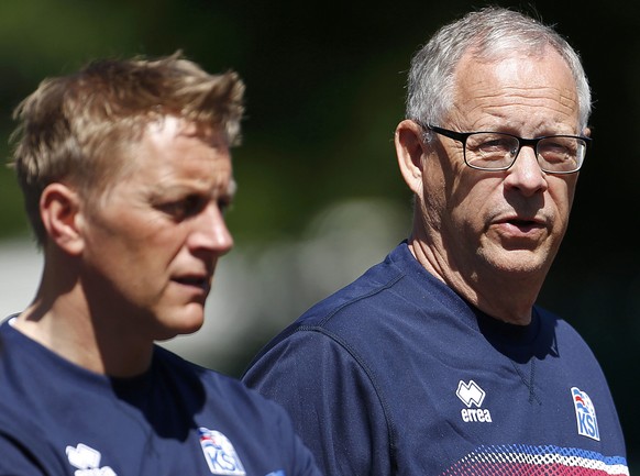 Die beiden isländischen Co-Nationaltrainer Heimir Hallgrimsson (l.) und Lars Lagerbäck.