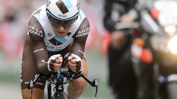 epa04812977 Domenico Pozzovivo from Italy of team AG2R La Mondiale, in action during the 9th and last stage, a 38,4 km race against the clock, from Bern to Bern, at the 79th Tour de Suisse UCI ProTour ...