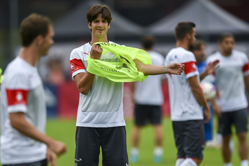 Gute Laune: Timm Klose ist auch bei der Nati im Hoch und steht vor seinem ersten Startelf-Einsatz seit vier Jahren.