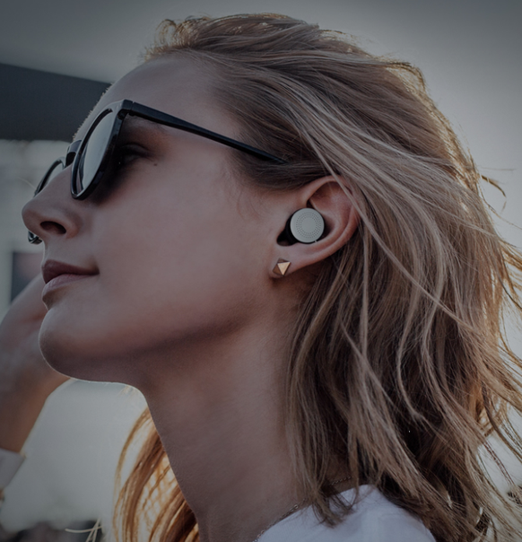Anders als bei Ohrstöpseln werden mit den Here-Ohrhörern nicht alle Umgebungsgeräusche gedämpft, sondern nur ausgewählte Lärmquellen (Frequenzen).