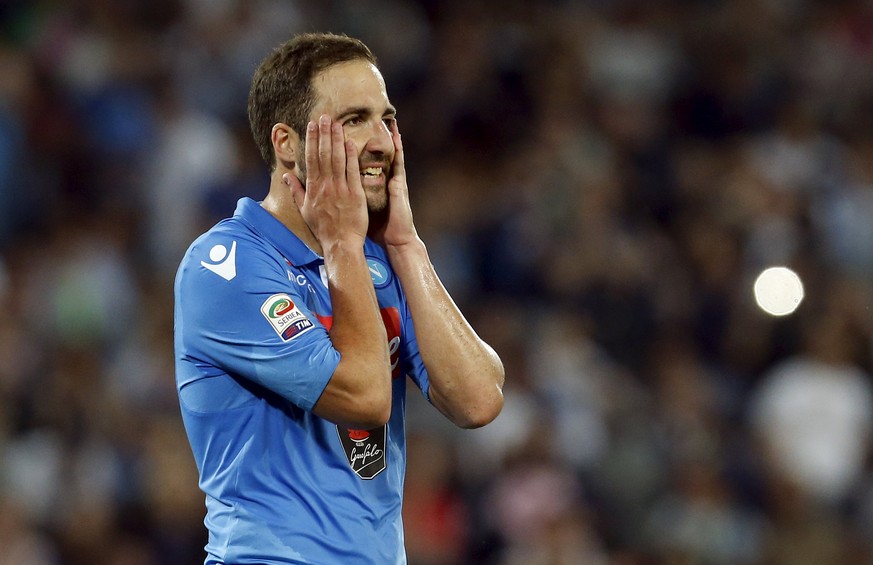 Gonzalo Higuain kann es nicht glauben: Penalty und Champions League sind weg.