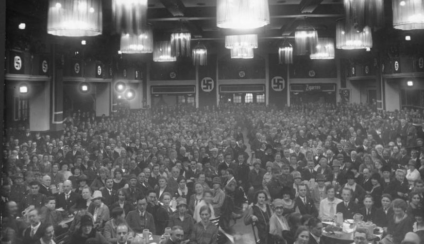 NSDAP-Versammlung im Münchner Bürgerbräukeller.