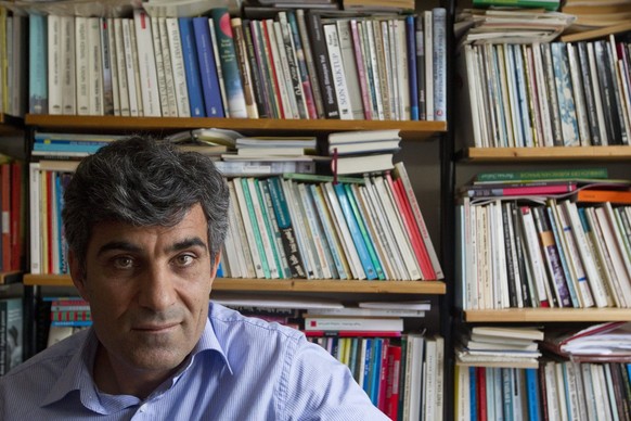 Der schweiz-kurdische Schriftsteller&nbsp;Yusuf Yesilöz: «Kurden, lasst euch nicht provozieren.»