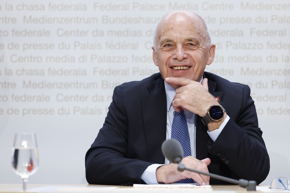 Bundesrat Ueli Maurer spricht waehrend einer Medienkonferenz ueber seinen Ruecktritt aus dem Bundesrat, am Freitag, 30. September 2022 in Bern. (KEYSTONE/Peter Klaunzer)