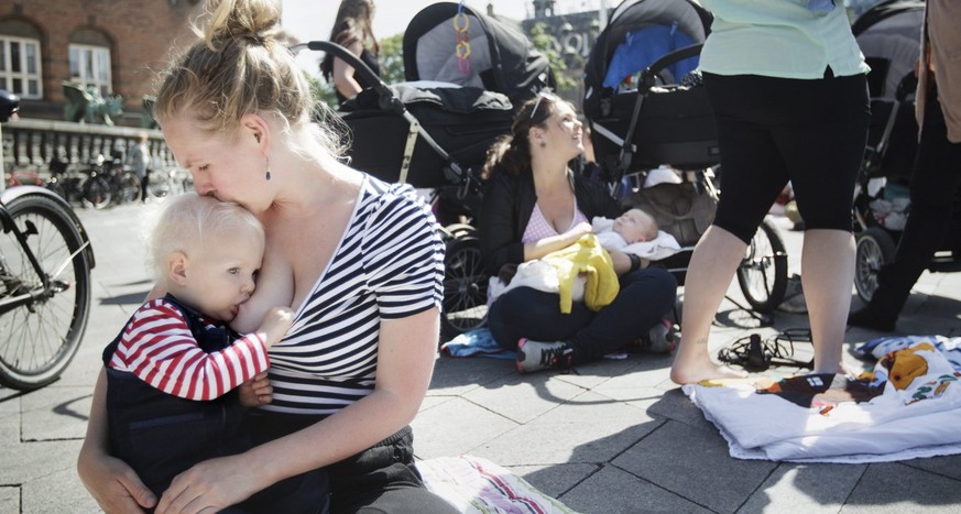 Öffentliches Stillen in Kopenhagen: Was wollt ihr? Ewig stillende Mütter oder arbeitende Frauen?