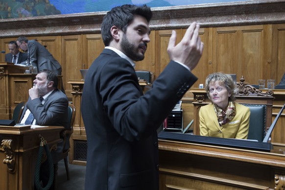 Selbstbewusst und gestenreich im Parlament.