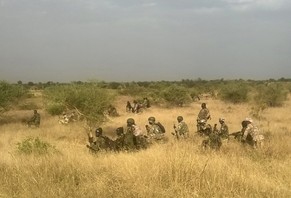 Nigerianische Soldaten bereiten sich auf einen Angriff gegen Boko Haram vor