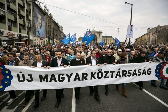 Massendemo am Nationalfeiertag: Tausende protestieren in Budapest.&nbsp;