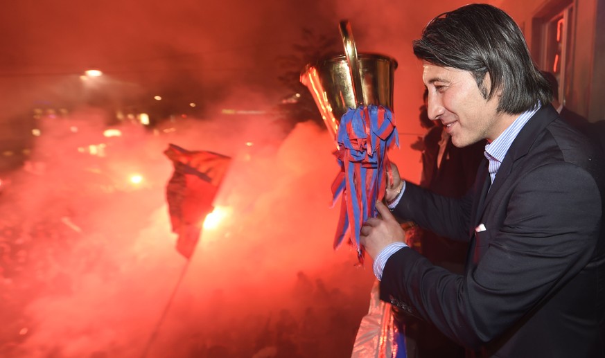Ein Bild aus erfolgreicheren Tagen: Murat Yakin feiert 2013 und 2014 mit Basel den Meistertitel.