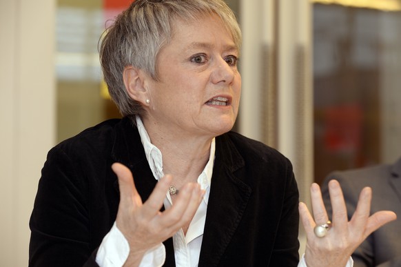 Nationalraetin und Regierungsratskandidatin Jacqueline Fehr spricht an einer Wahl-Medienkonferenz der SP des Kanton Zuerich in Zuerich am Donnerstag, 5. Februar 2015. (KEYSTONE/Walter Bieri)