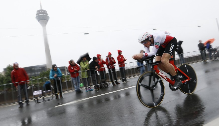 epa06060301 BMC Racing Team rider Stefan Kung of Switzerland in action during the 1st stage of the 104th edition of the Tour de France 2017 cycling race, an individual time trial over 14Km in Duesseld ...