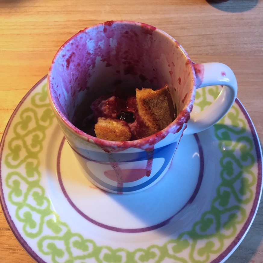 breakfast in a mug fail tasty buzzfeed viral frühstück baroni food essen eier mikrowelle