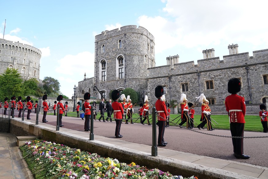 Soldiers from the Grenadier Guards at the Committal Service for Queen Elizabeth II held at St George&#039;s Chapel in Windsor Castle, in Windsor, England, Monday, Sept. 19, 2022. (Kirsty O&#039;Connor ...
