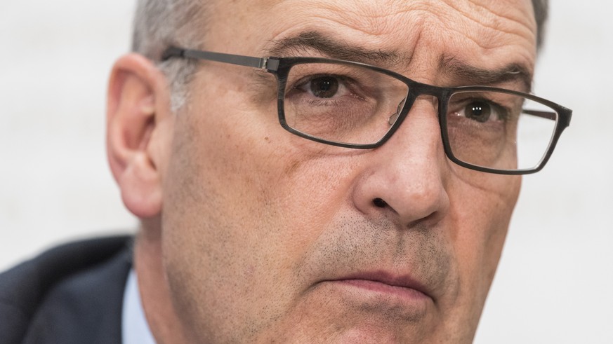 Bundesrat Guy Parmelin kommentiert an der Medienkonferenz des Bundesrates die Ernennung des Leiters der unabhaengigen Aufsichtsbehoerde des Nachrichtendienstes, am Mittwoch, 10. Mai 2017 in Bern. (KEY ...