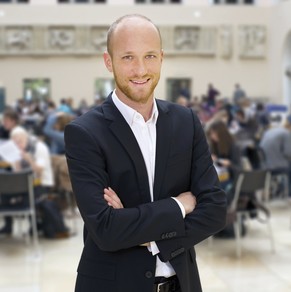 Professor Dr. Hannes Schwandt, 34, ist Assistent Professor am Economics Department und am Jacobs Center for Productive Youth Development an der Universität Zürich.