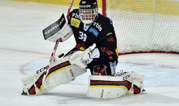 Die Scheibe fest im Visier. Marco Bührer ist seit der Verpflichtung von Goalie-Konkurrent Schaefer stärker geworden.