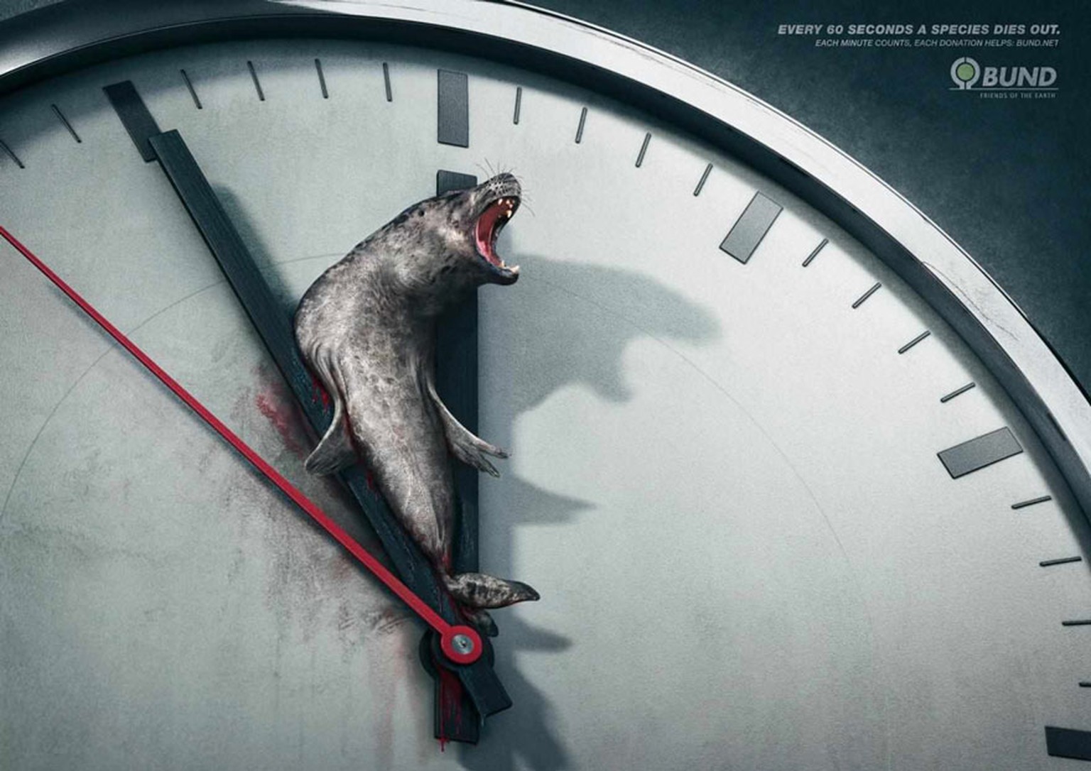 «BUND» ist eine deutsche Natur- und Umweltschutz-Organisation, die mit diesen Plakaten die Menschen auf das Aussterben von Tierarten aufmerksam machen will: «Alle 60 Sekunden stirbt eine Tierart aus.  ...