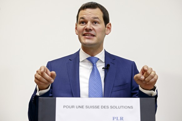 Pierre Maudet, conseiller d&#039;Etat genevois en charge du departement de la securite et de l&#039;economie (DSE), s&#039;adresse aux medias concernant sa candidature a la succession du conseiller fe ...