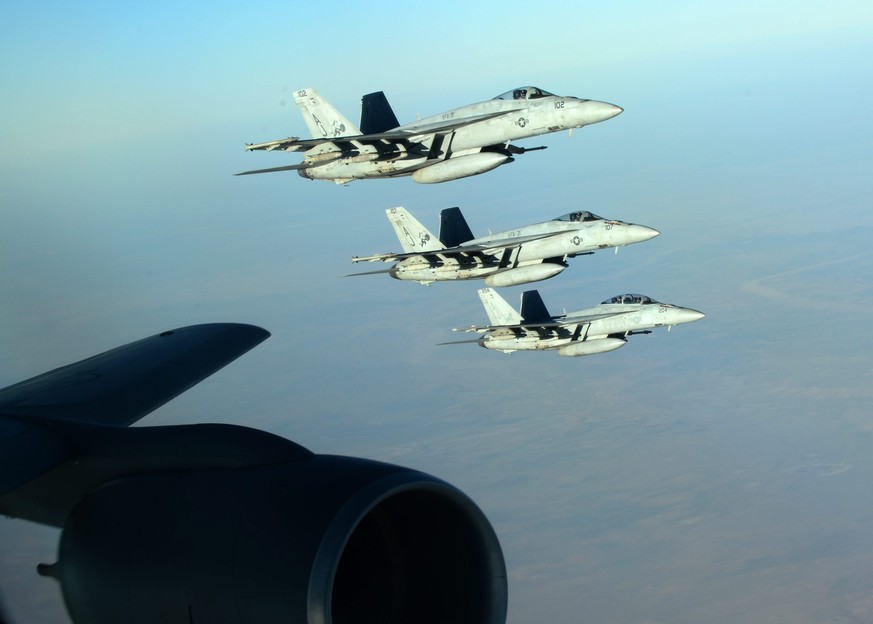 Archivbild: Maschinen der US-Luftwaffe über dem Irak.