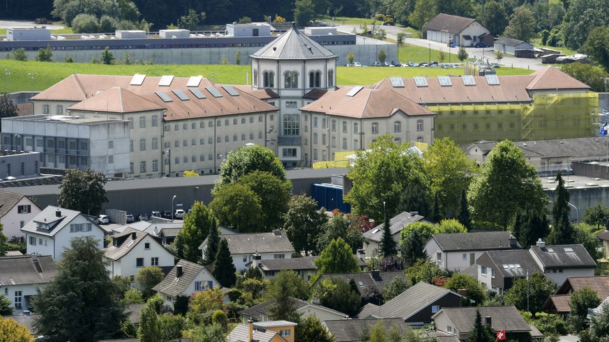 Die Justizvollzugsanstalt (JVA) Lenzburg, aufgenommen am Freitag, 22. August 2014, in Lenzburg. Die Strafanstalt Lenzburg feiert ihr 150-jaehriges Bestehen. (KEYSTONE/Steffen Schmidt)