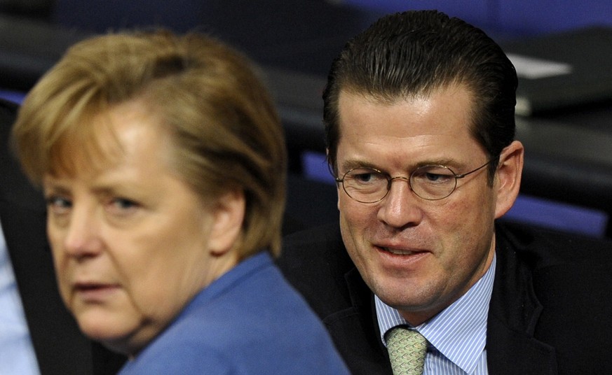Bundeskanzlerin Merkel stützte Guttenberg zu Beginn der Affäre. Und liess ihn dann fallen.&nbsp;