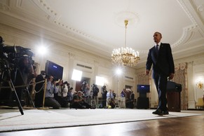 Präsident Barack Obama verlässt nach seiner Rede über die Situation im Irak die Pressekonferenz im Weissen Haus.