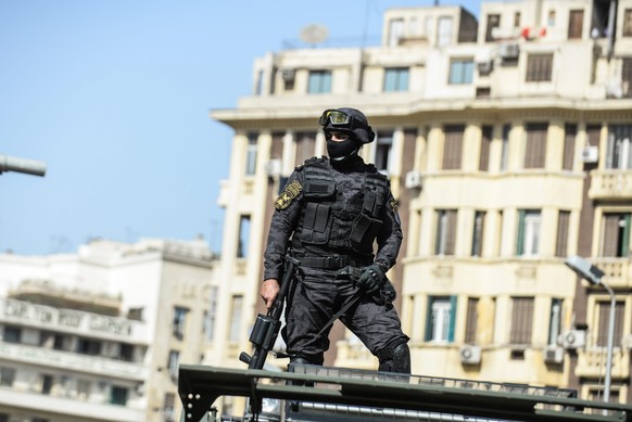 Ein Polizist Mitte April in Kairo.