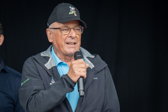 Nachrichten Linkding Adolf Ogi, Alt-Bundesrat, anlaesslich des MyBikeDays, nationaler Erlebnistag fuer Schulkinder mit nahezu 600 Kindern und Jugendlichen aus der ganzen Schweiz, am Mittwoch, 26. Juni 2024, im Swiss Bike  ...